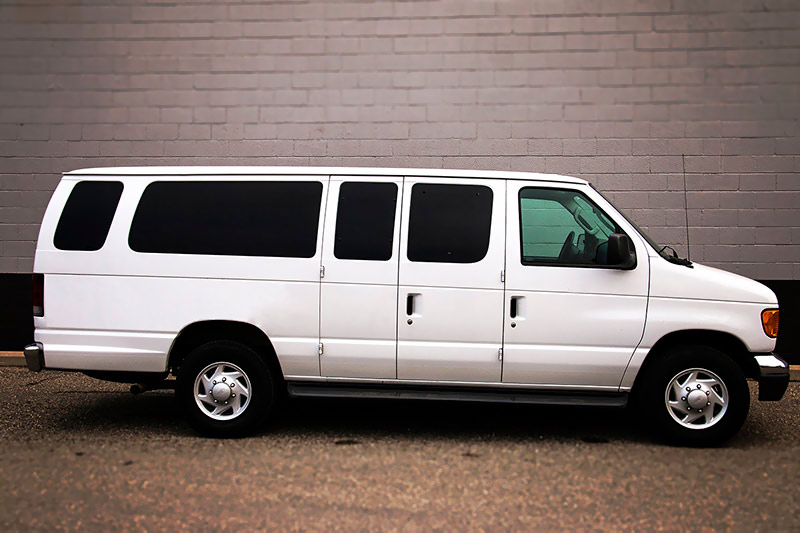 10 passenger limo van